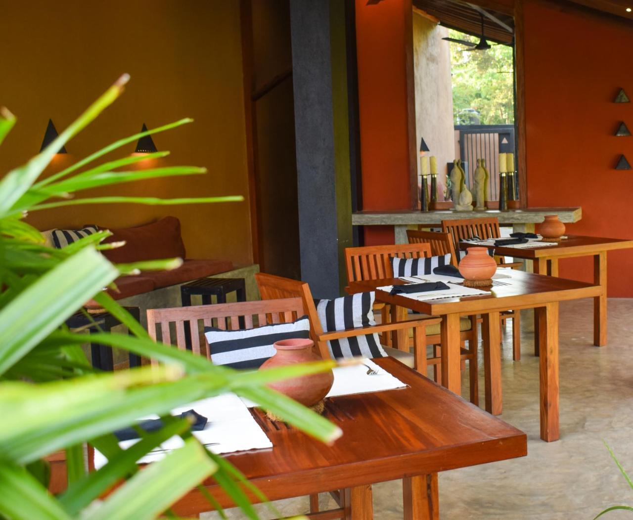 Nisala Villas Hikkaduwa Buitenkant foto